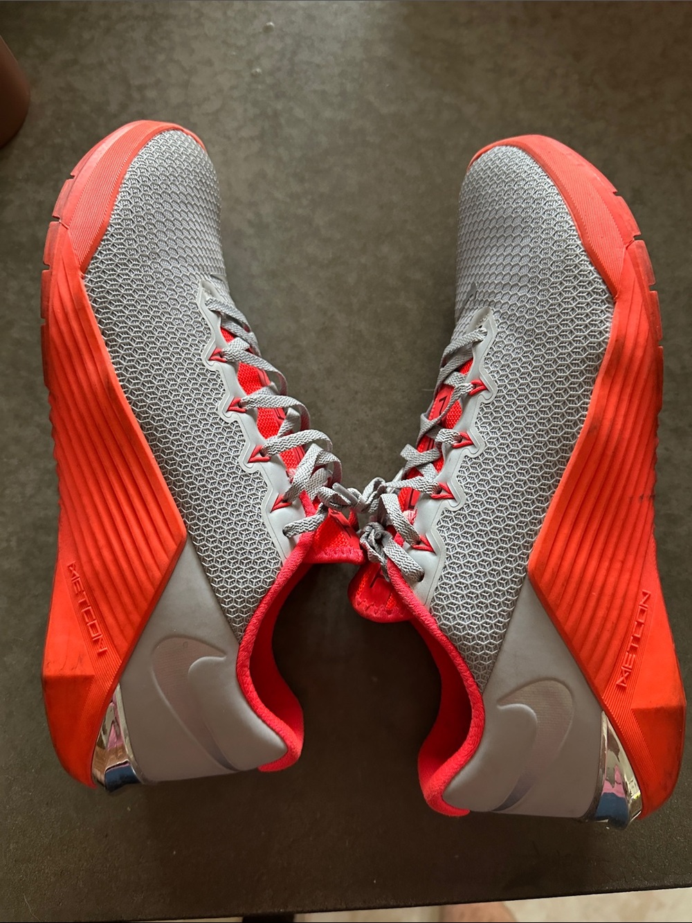 Nike Custom Metcon5 Trainers - Gray & Coral Accent - Picture 2 of 3